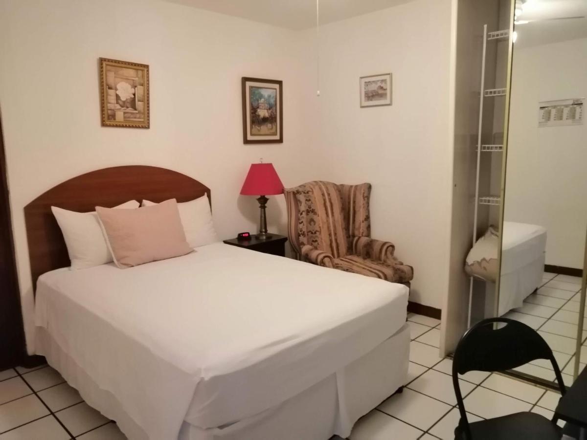 Novohostal B&B グアテマラシティ エクステリア 写真