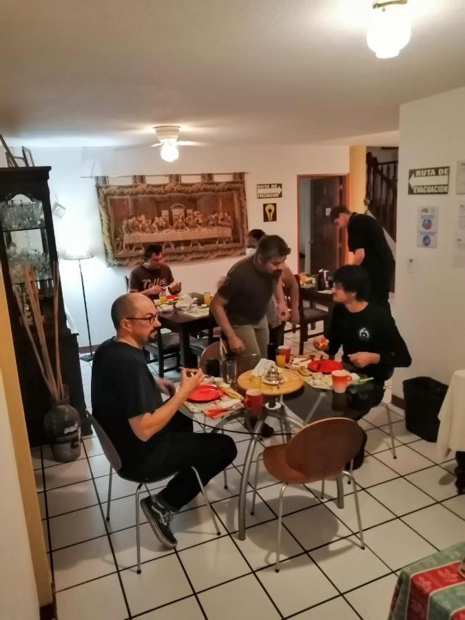 Novohostal B&B グアテマラシティ エクステリア 写真