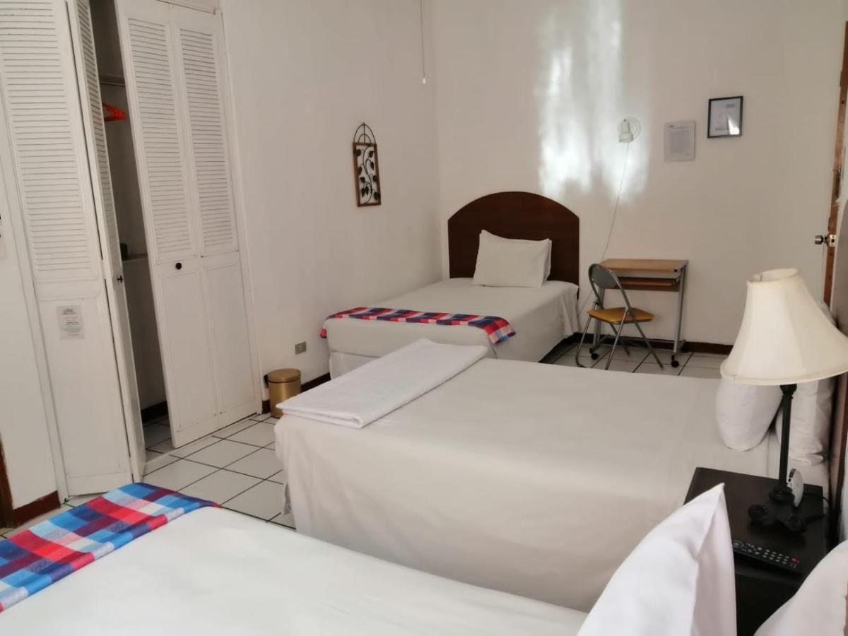 Novohostal B&B グアテマラシティ エクステリア 写真