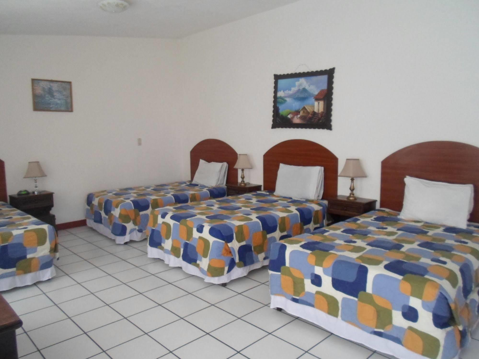 Novohostal B&B グアテマラシティ エクステリア 写真